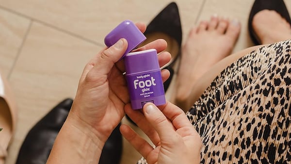 25 Things You Simply *Must* Include In Your Wedding Day Emergency Kit
