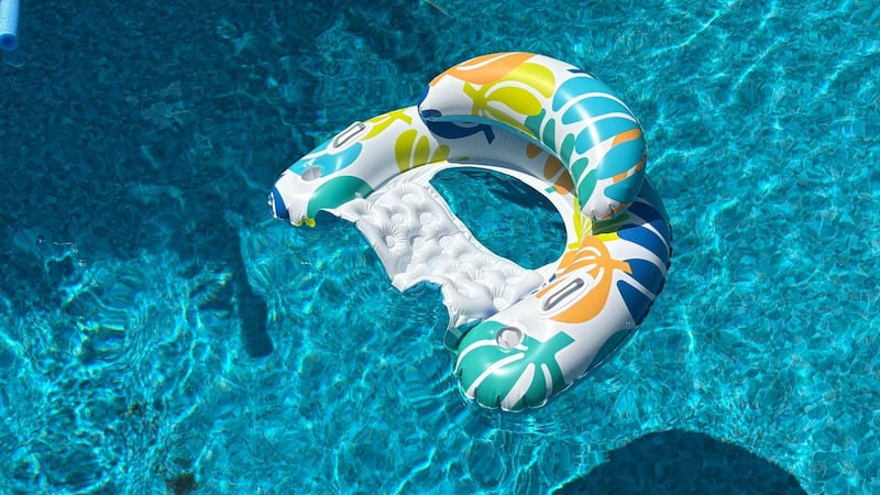 The inflated pool floatie in the water