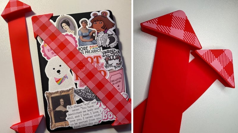 Just one Strapcicle can still give you a solid grip on your device (left), and each strap has left and right labels on them to make putting them on a breeze (right)